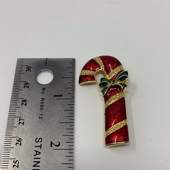 Small Festive Red and White Candy Cane Brooch Pin - Picture 6 of 6